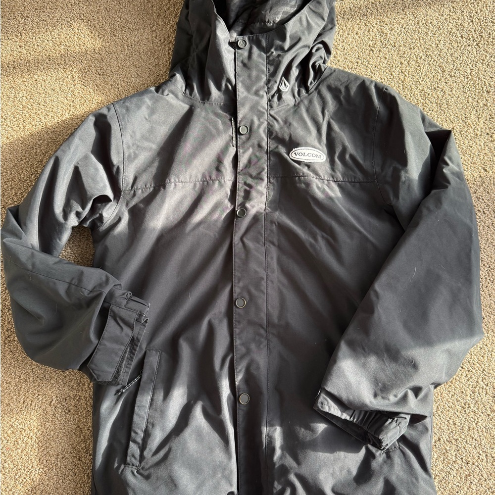Volcom Black Performance Jacket with Hood and Weather-Resistant Material